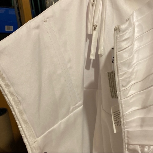 Impression Bridal white a-line taffeta wedding gown - Picture 8 of 9